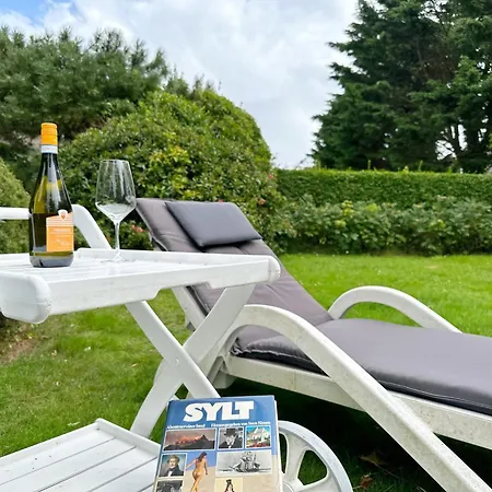 Endreihenhaus In Mit Badewanne Und Grossem Garten Tatil Evi