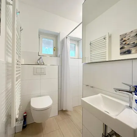 Endreihenhaus In Mit Badewanne Und Grossem Garten Keitum