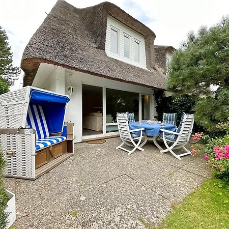 Tatil Evi Endreihenhaus In Mit Badewanne Und Grossem Garten
