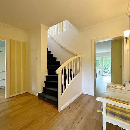 Endreihenhaus In Mit Badewanne Und Grossem Garten Tatil Evi Keitum
