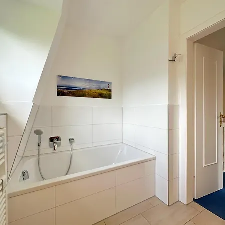 Endreihenhaus In Mit Badewanne Und Grossem Garten Tatil Evi