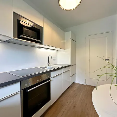 Endreihenhaus In Mit Badewanne Und Grossem Garten *