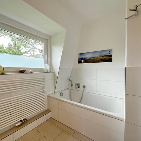Endreihenhaus In Mit Badewanne Und Grossem Garten * Keitum
